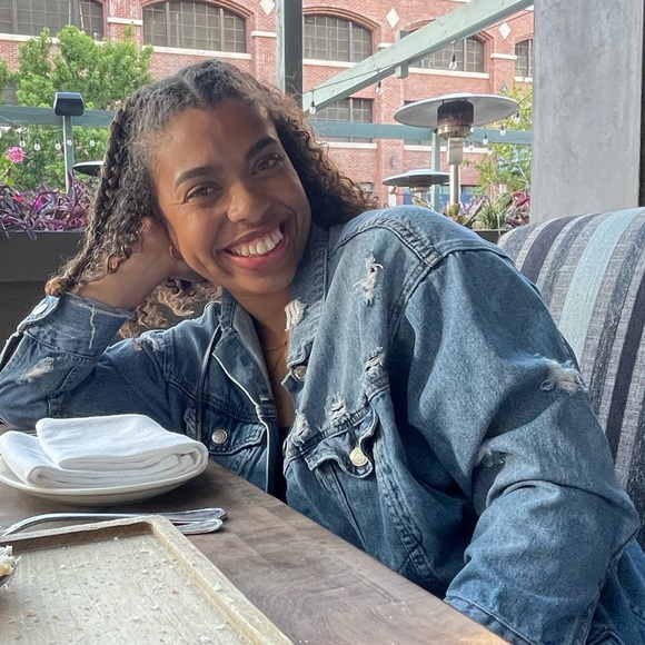 Hi! I’m your posher, Ashley ◡̈ - Picture 1 of 1